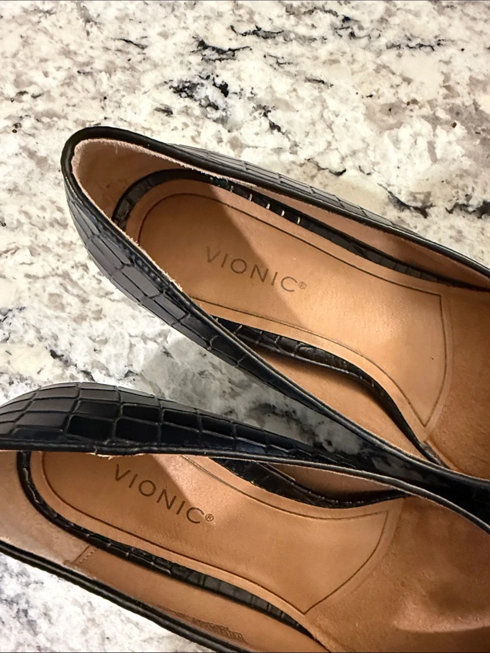 Vionic sleek pointed